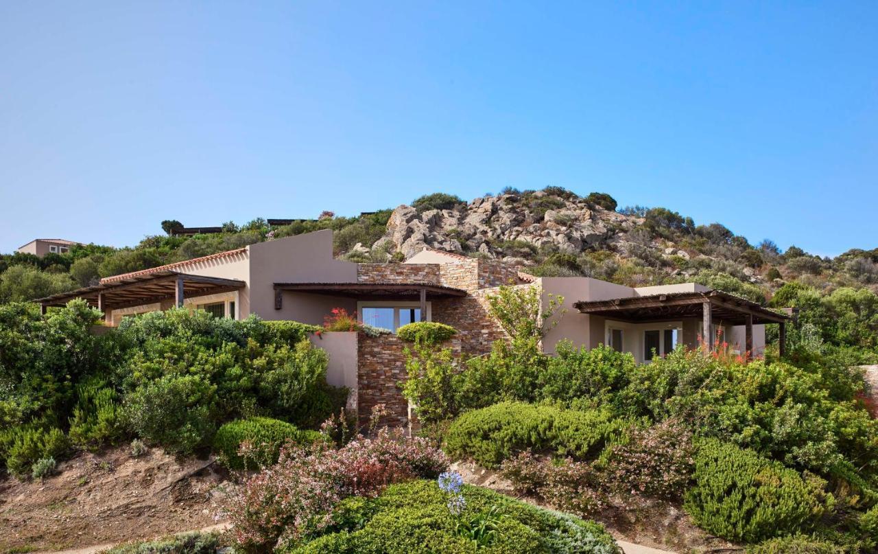 Baia Di Chia Resort Sardinia, Curio Collection By Hilton Zewnętrze zdjęcie