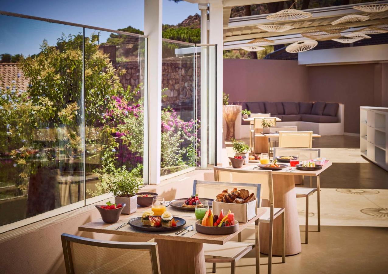 Baia Di Chia Resort Sardinia, Curio Collection By Hilton Zewnętrze zdjęcie